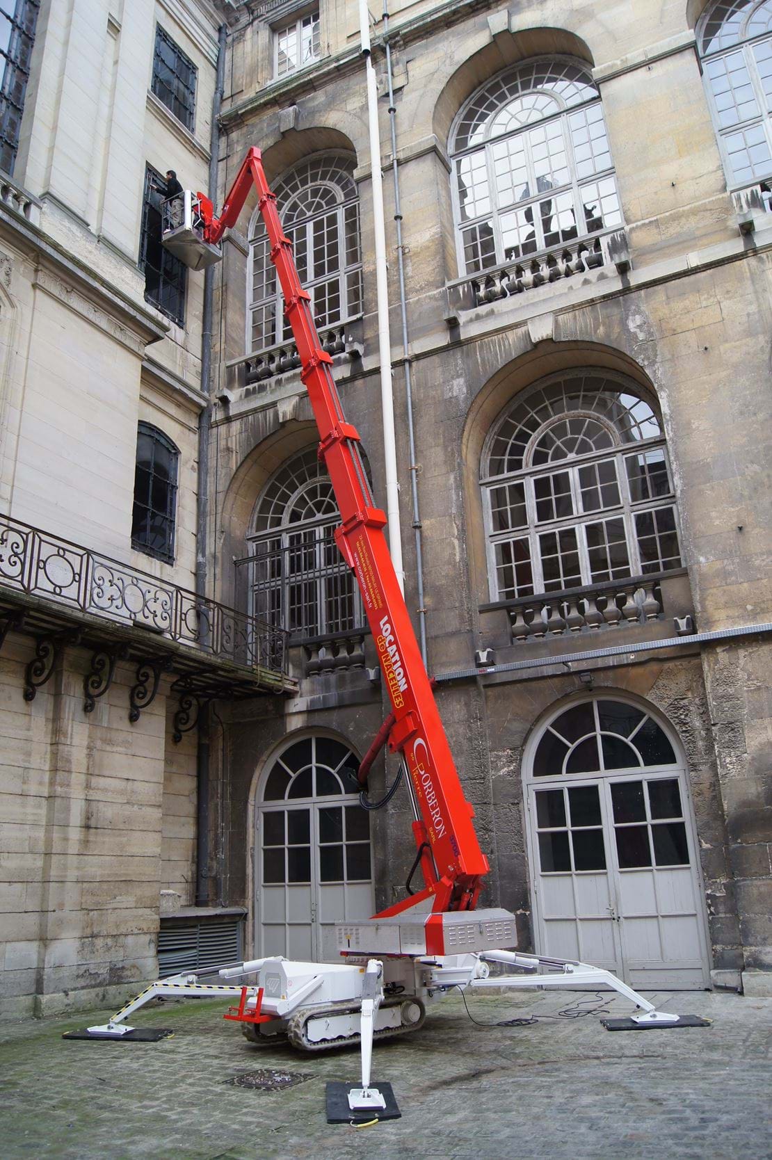 France Ommelift 3700 RJ Chantier Versailles.JPG