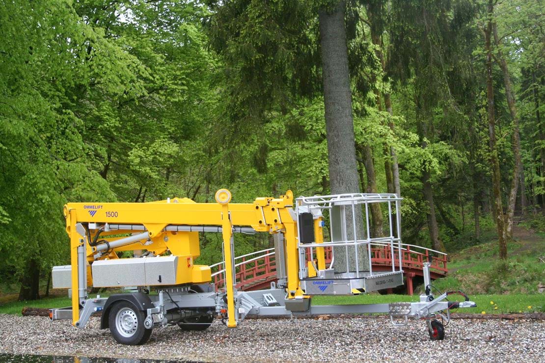 1500 EX Trailer Mouted Lift OMMELIFT Park 01