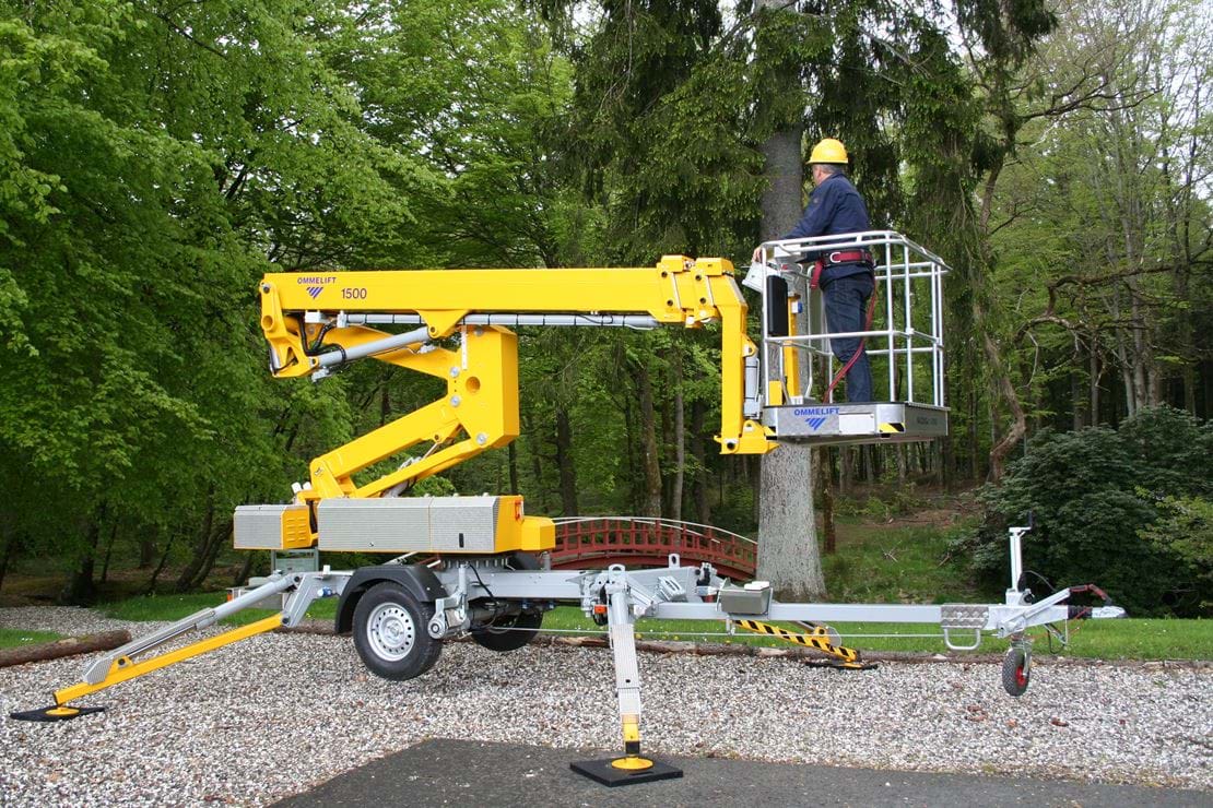 1500 EX Trailer Mouted Lift OMMELIFT Park 02