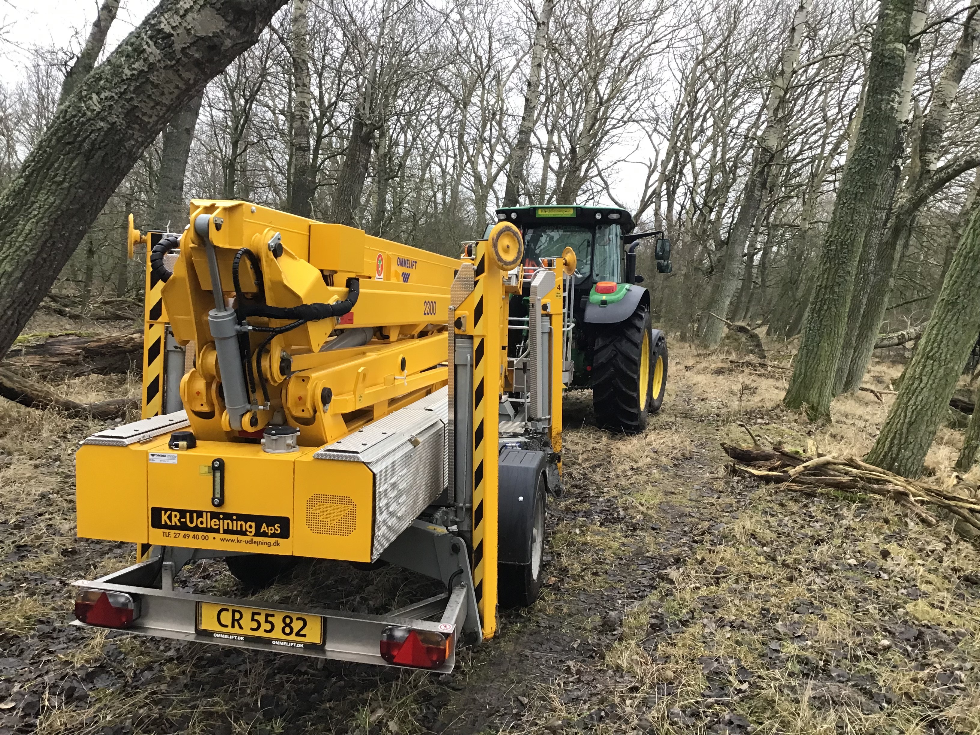Lift Spændt Efter Traktor