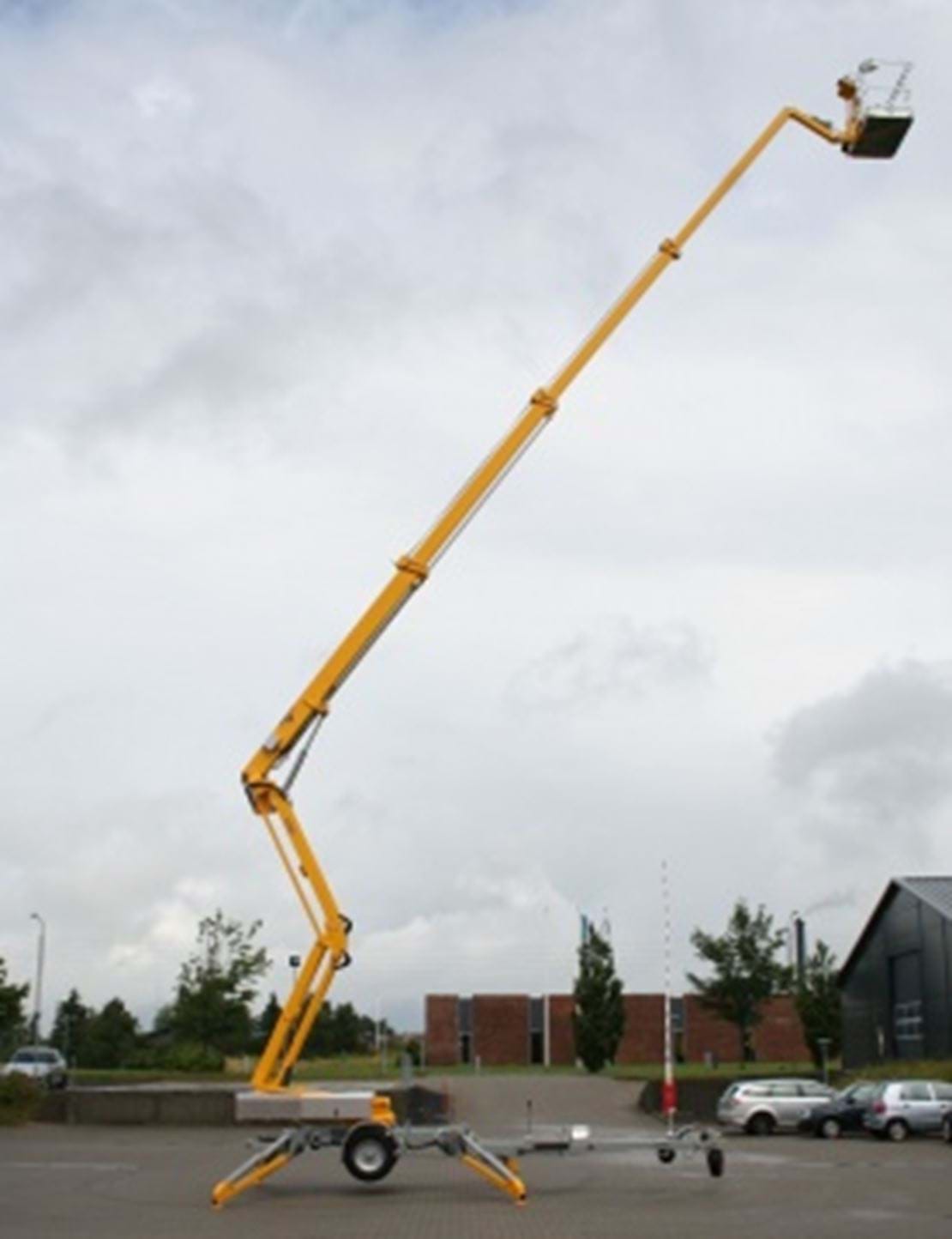2300 X OMME LIFT_2.jpg