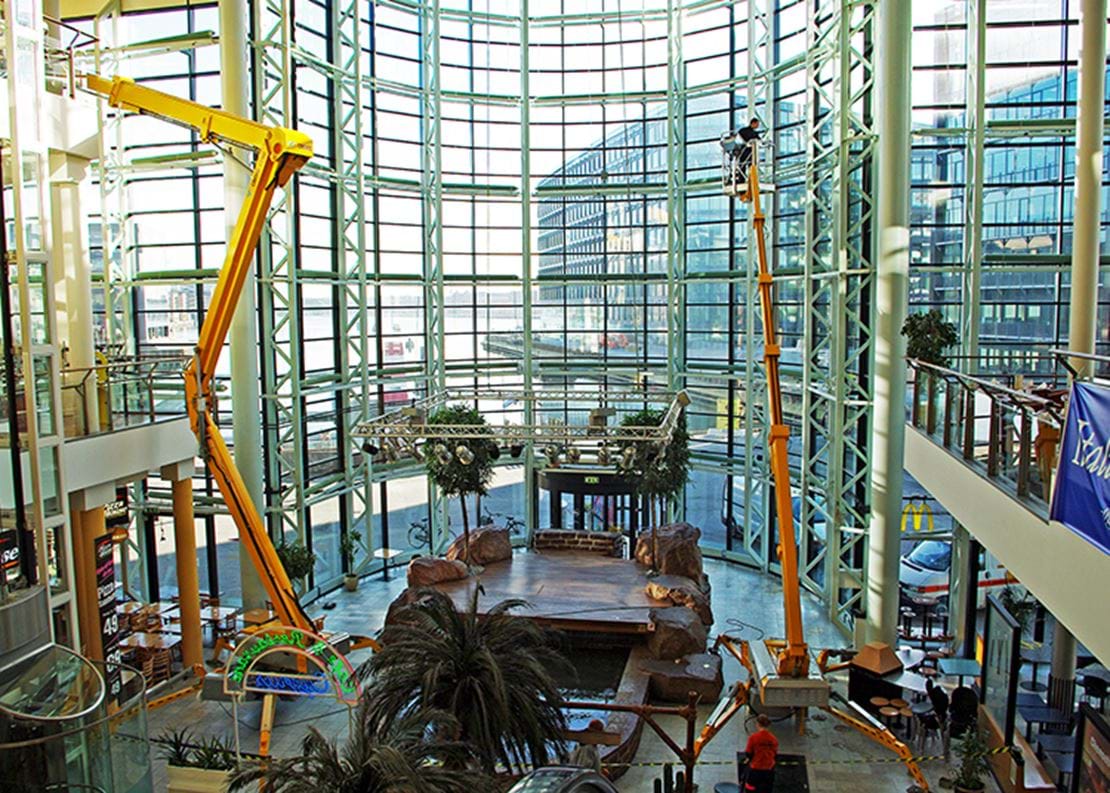 Denmark Ommelift 2750 RXJ mall 1.jpg